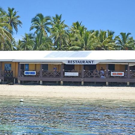 Ratu Kini Backpackers And Dive Resort Isla Mana Exterior foto